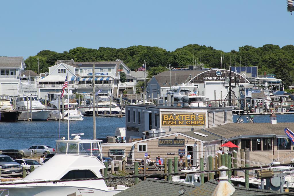 Hyannis Holiday Motel Exterior photo