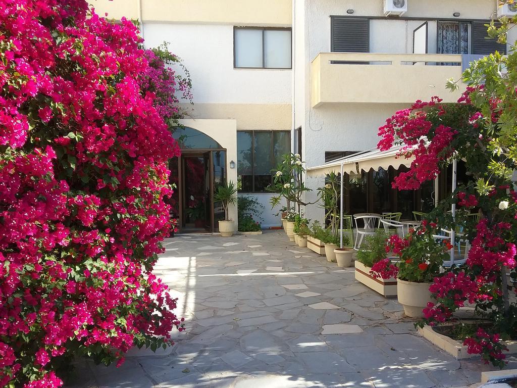 Esperides Hotel Ierapetra  Exterior photo