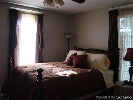Vintage Charm Bed And Breakfast Hotel Waterville Room photo