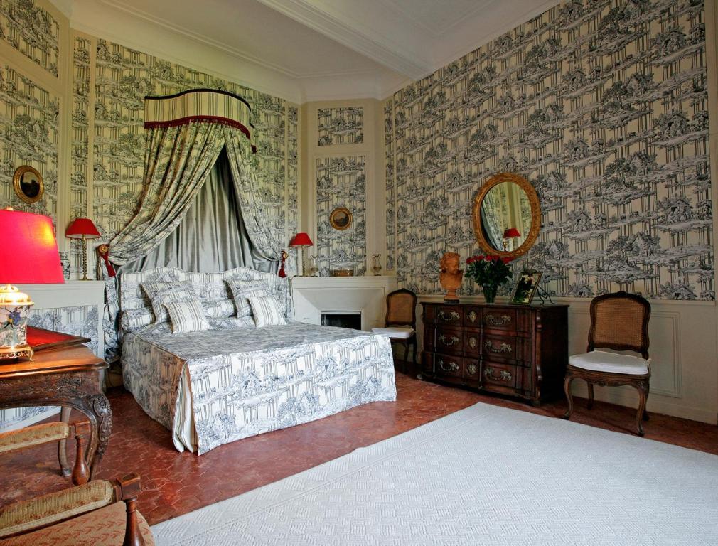 Chateau De La Barben Bed & Breakfast Room photo