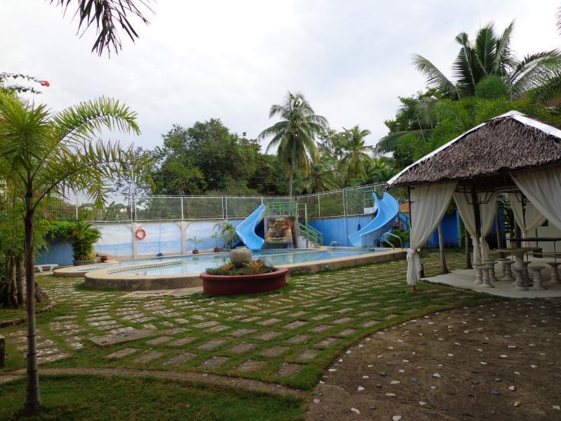 Blue Pot Family Resort Dalaguete Exterior photo