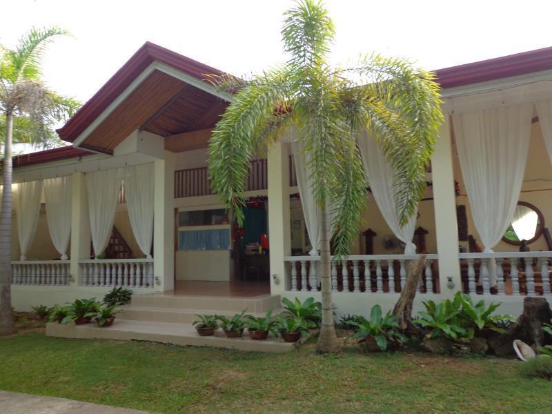 Blue Pot Family Resort Dalaguete Exterior photo