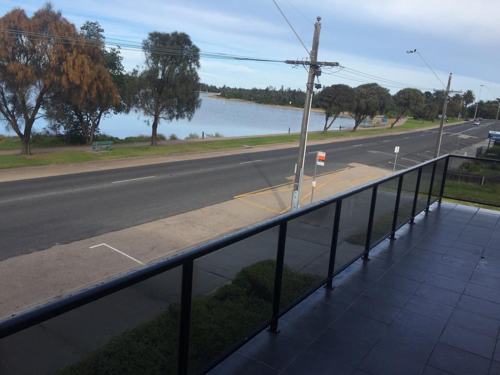 Heyfield Motel And Apartments Lakes Entrance Exterior photo