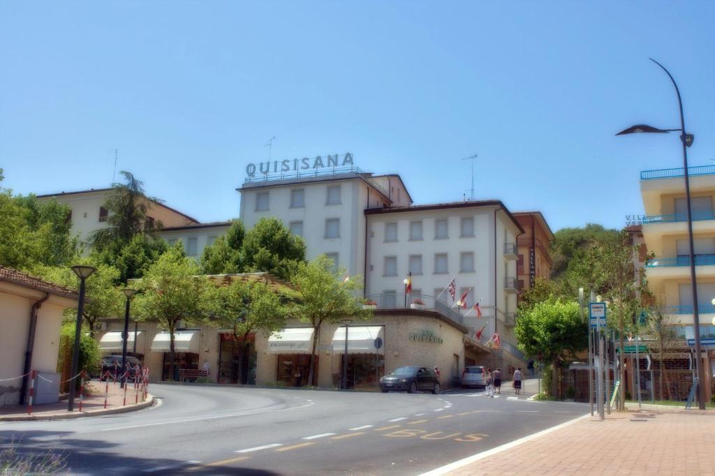 Hotel Quisisana Chianciano Terme Exterior photo