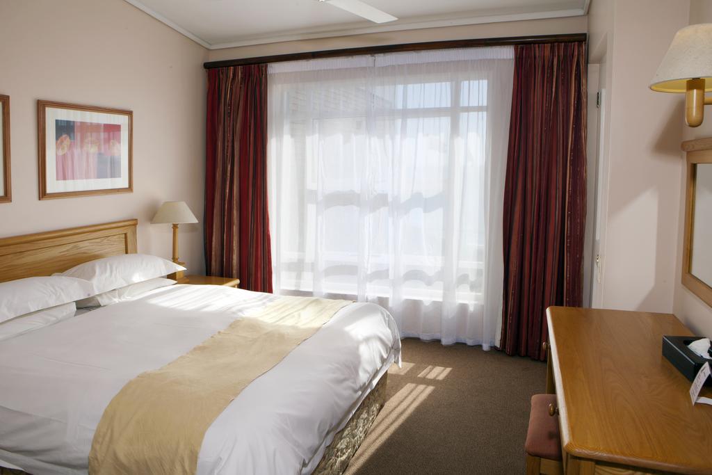 Brookes Hill Suites Hotel Port Elizabeth Exterior photo