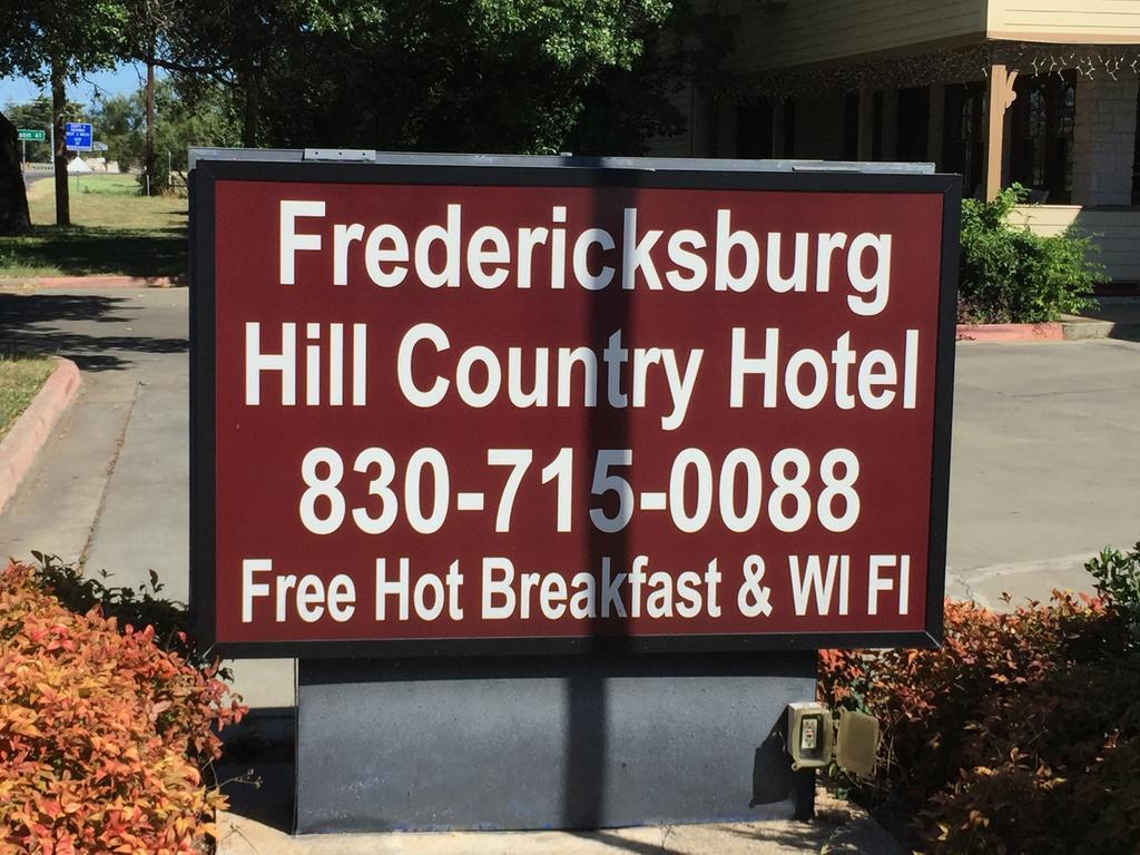 Fredericksburg Hill Country Hotel Exterior photo