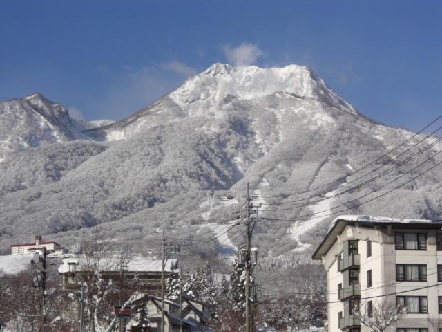 Akakura Yours Inn Myoko Exterior photo