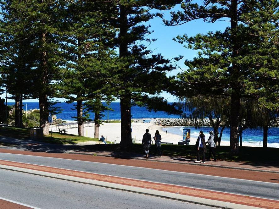 Cottesloe Beach Chalets Perth Exterior photo