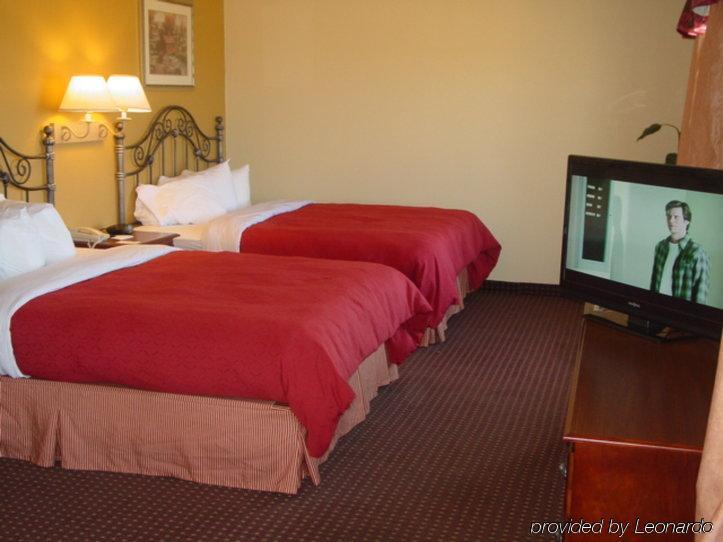 Best Western Plus Fort Wayne Inn & Suites North Room photo