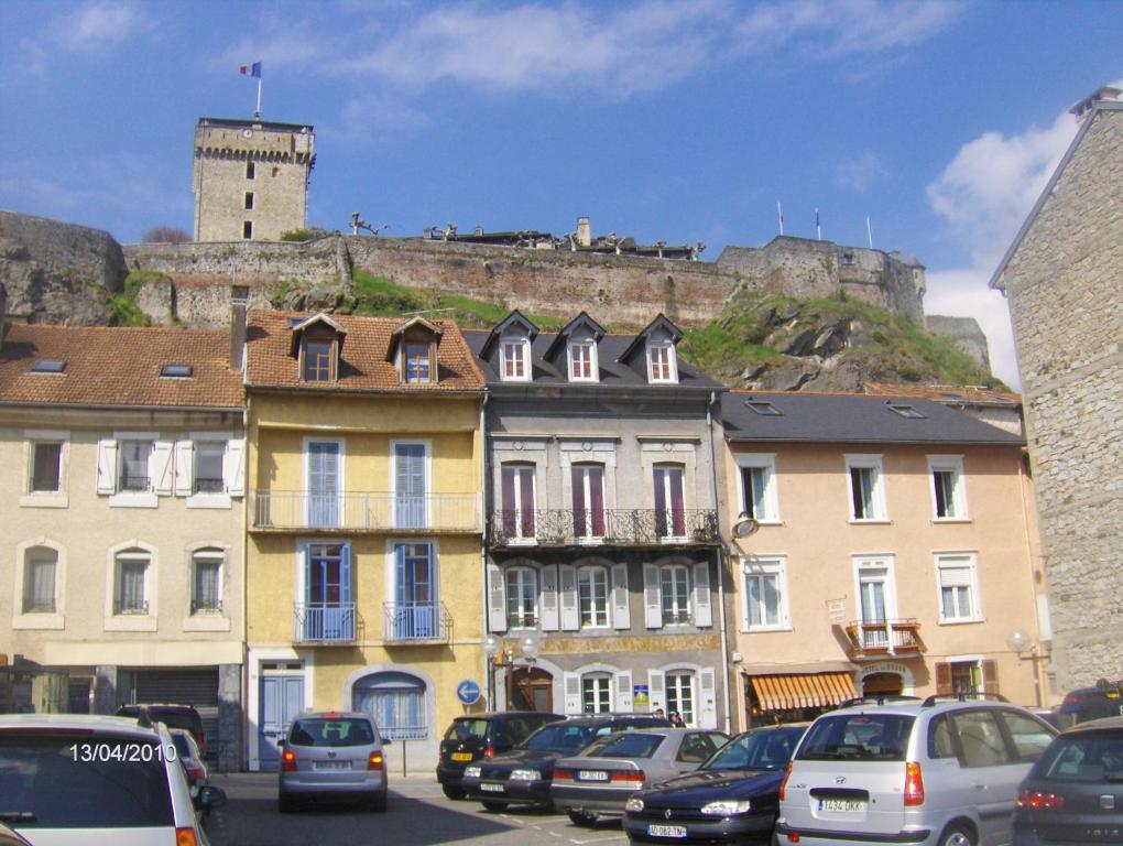 Au Pied Du Chateau Lourdes Exterior photo