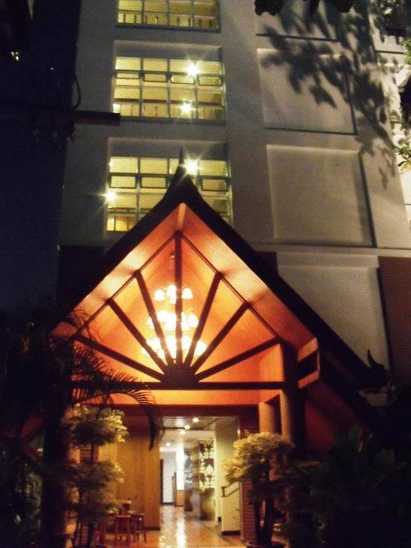 Chada Thai House Pattaya Exterior photo