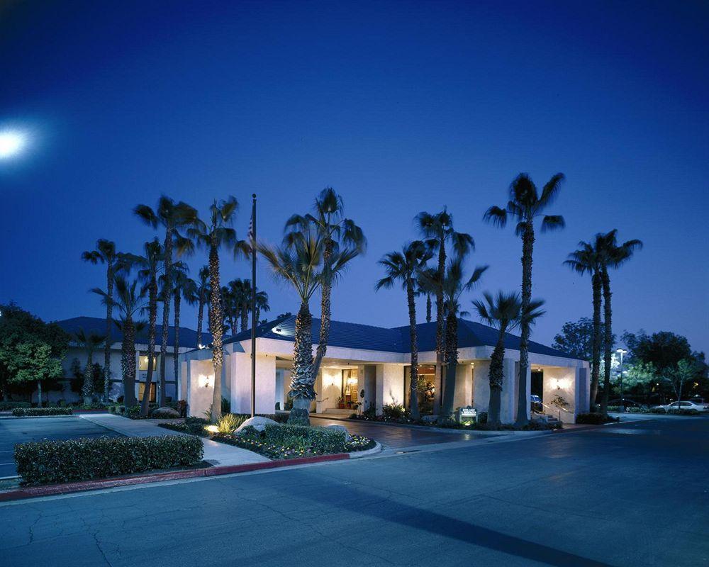 Four Points By Sheraton Bakersfield Exterior photo