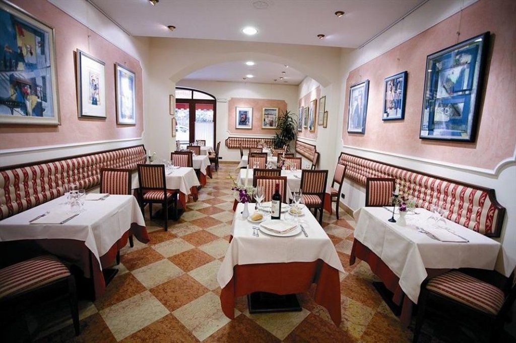 Alla Rocca Hotel Conference & Restaurant Bazzano Restaurant photo