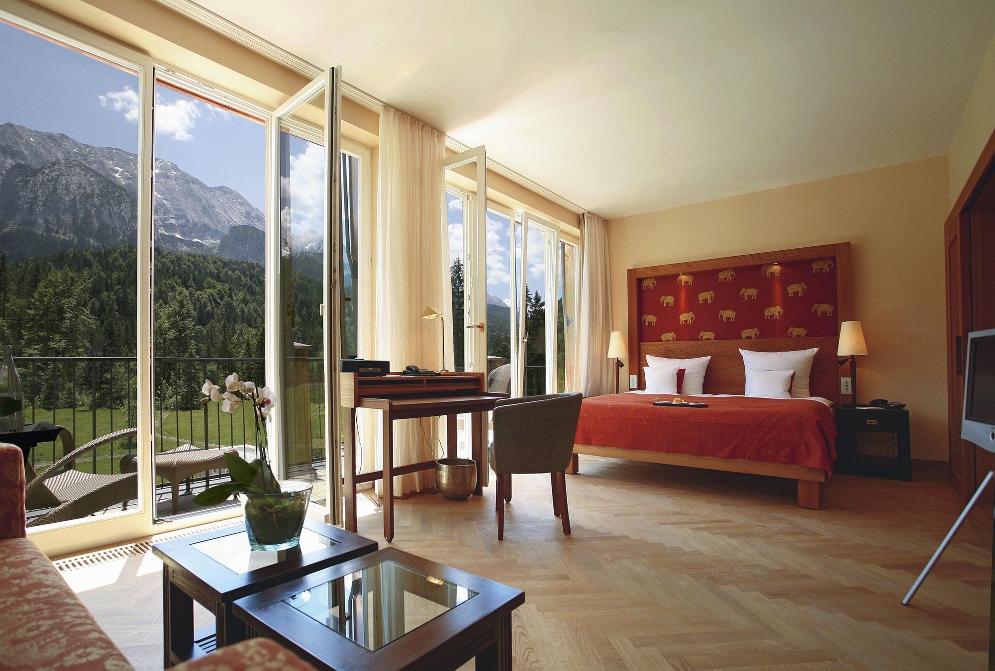Schloss Elmau Luxury Spa Retreat & Cultural Hideaway Room photo