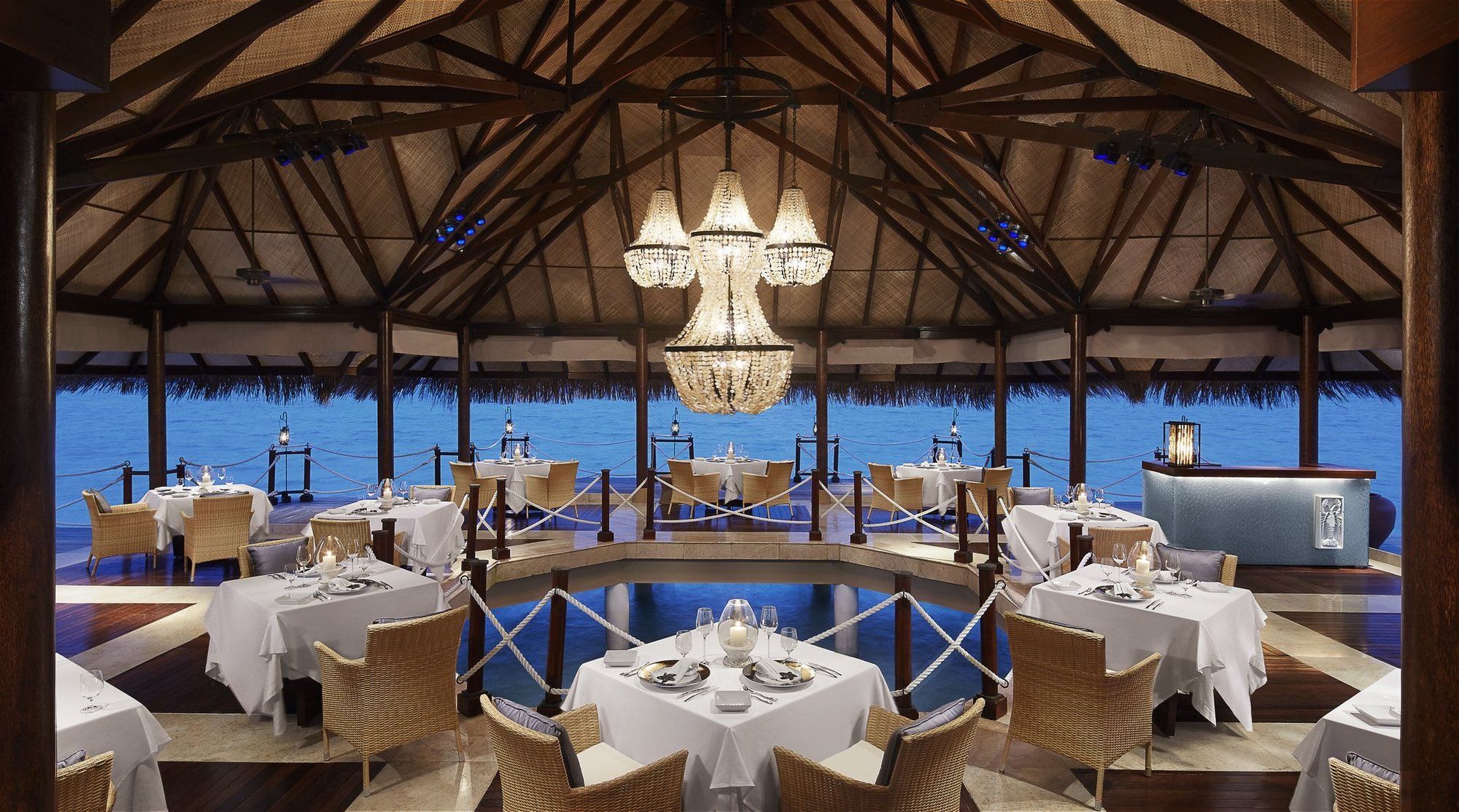 Taj Exotica Resort & Spa Emboodhoo Restaurant photo