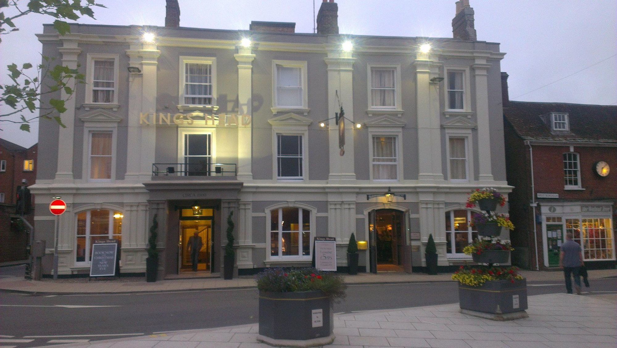 King'S Head Hotel By Greene King Inns Wimborne Minster Exterior photo