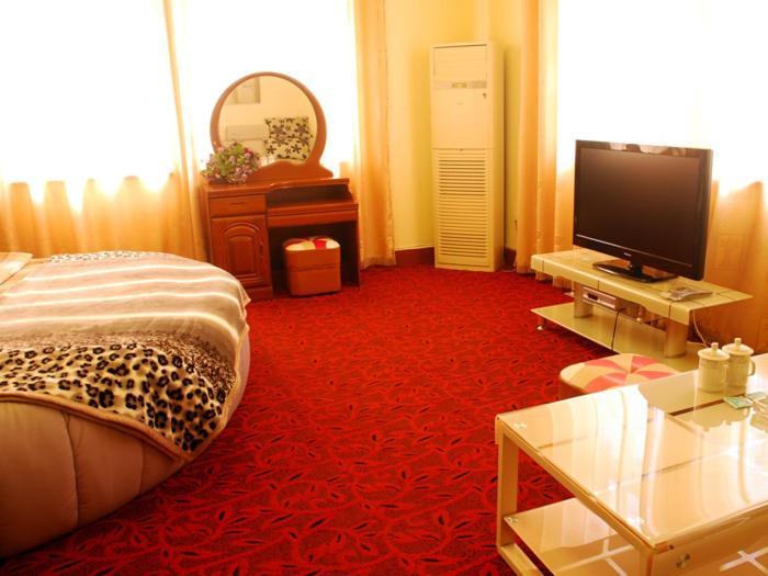 Hailong Castle Hotel Qingdao Room photo