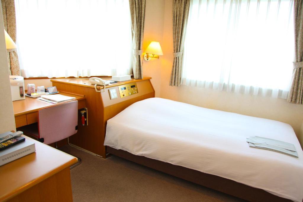 Hotel Cresia Okinawa Tomari Naha Room photo