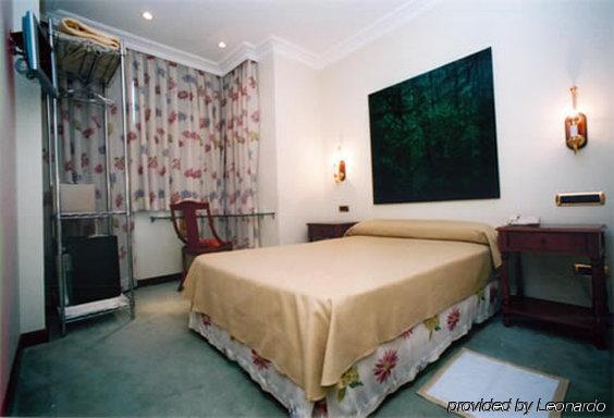 Hotel Campoamor Oviedo Room photo