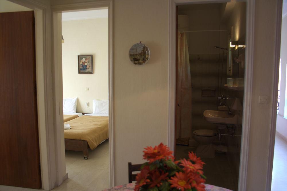 Vicky'S Apartments Agios Gordios  Exterior photo