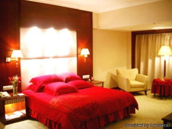 Bolton Hotel Dongguan  Room photo