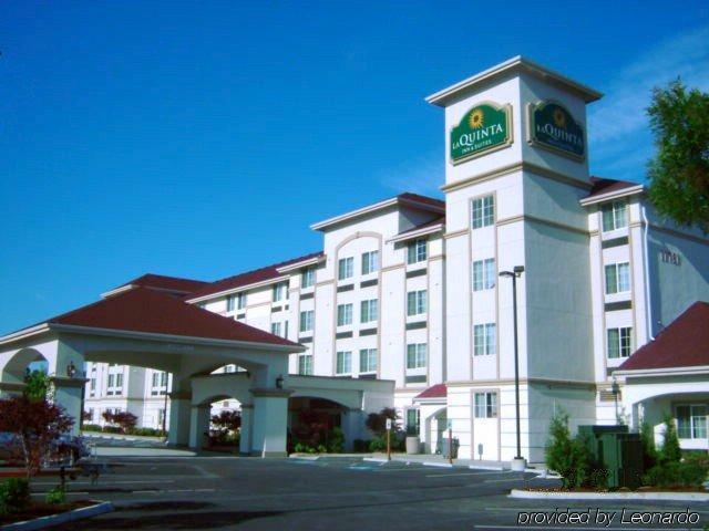 Holiday Inn Express & Suites Tacoma South - Lakewood, An Ihg Hotel Exterior photo