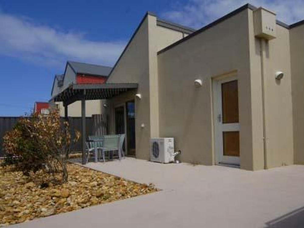 The Lakes Apartments Lakes Entrance Exterior photo