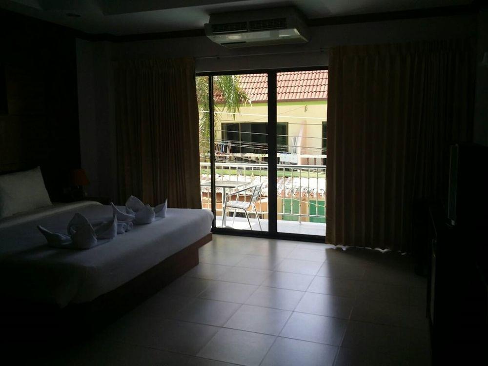 Phuket Tropical Inn Patong Exterior photo