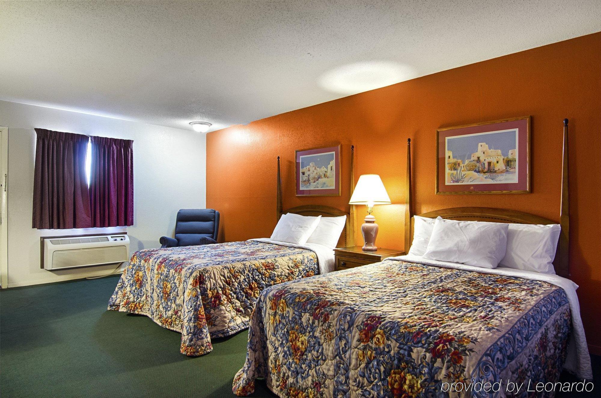 America'S Best Inn And Suites Emporia Exterior photo