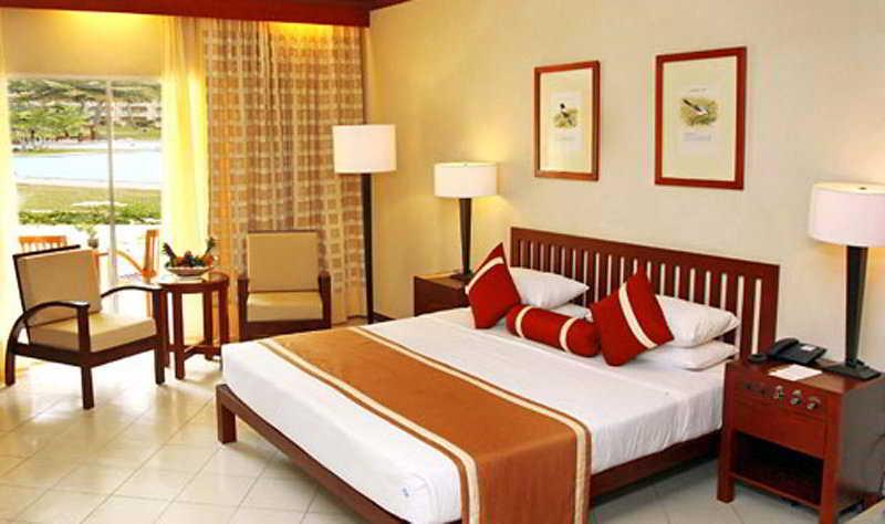 Riverina Hotel Beruwala Room photo