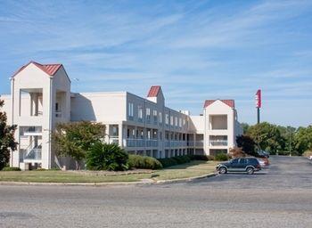 Quality Roof Inn Montgomery Exterior photo