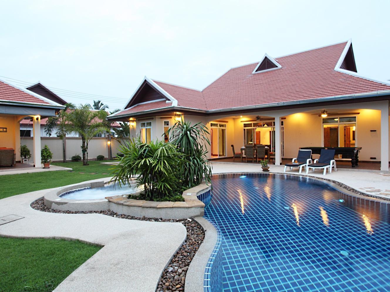 The Chase & Foxlea Villas Pattaya Exterior photo