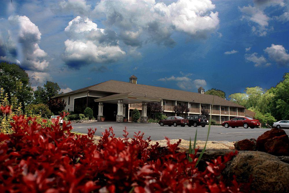 Hampton Falls Inn Exterior photo