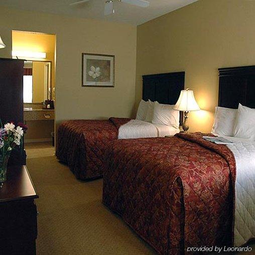 Econo Lodge Inn & Suites Bryant Room photo