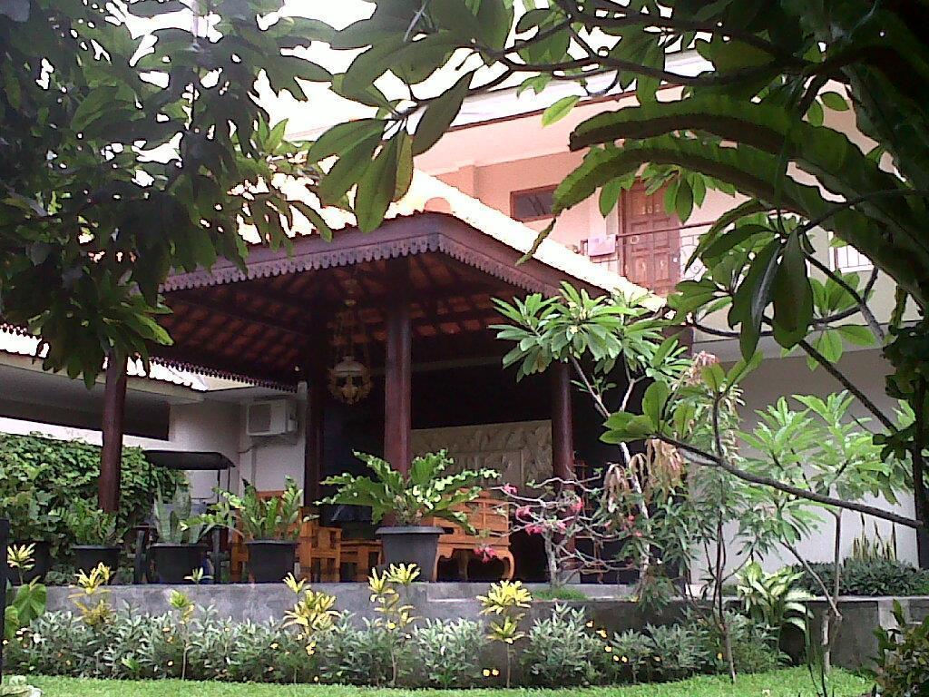Pan Family Syariah Hotel Yogyakarta Exterior photo