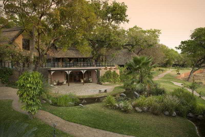 Stanley And Livingstone Game Reserve Victoria Falls Exterior photo