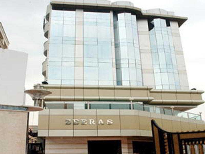 Hotel Zeeras Varanasi Exterior photo