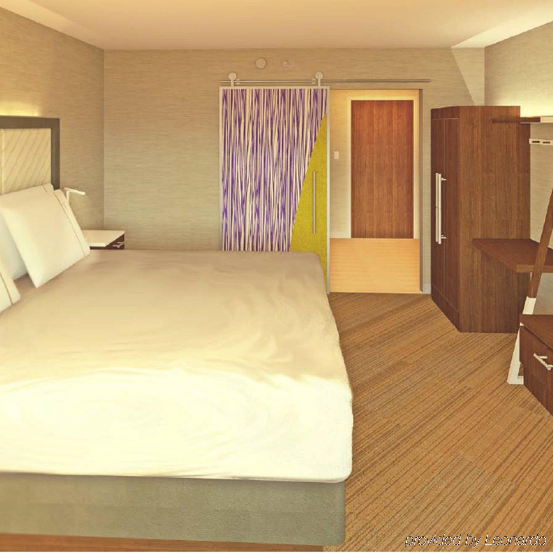 Holiday Inn Express & Suites Ludington, An Ihg Hotel Exterior photo