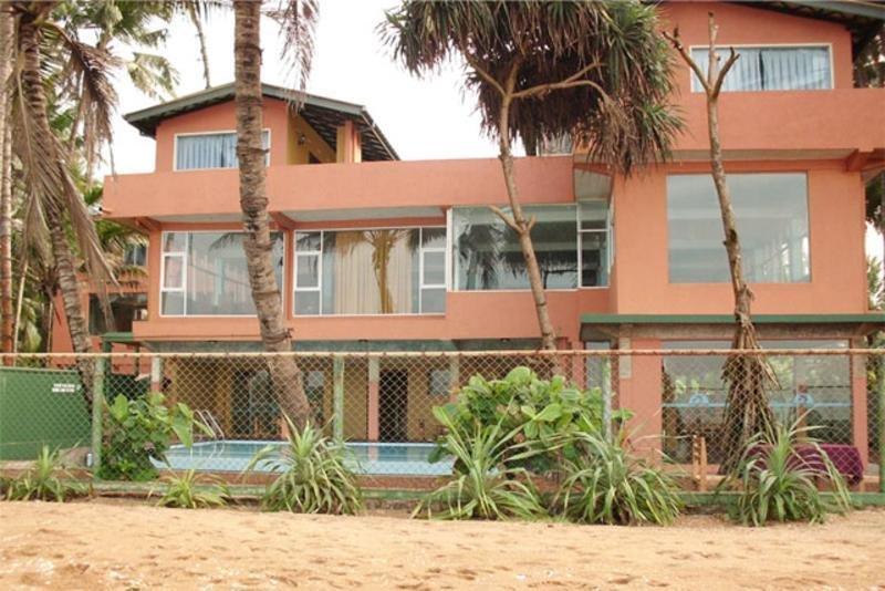 Roy Villa Beach Hotel Kalutara Exterior photo