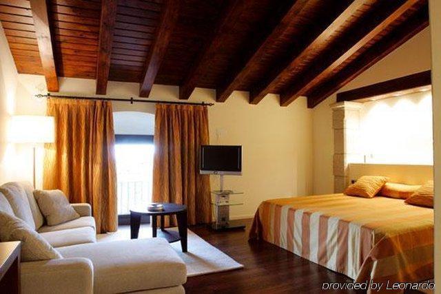 Hotel Castell De L'Oliver Mataro Room photo