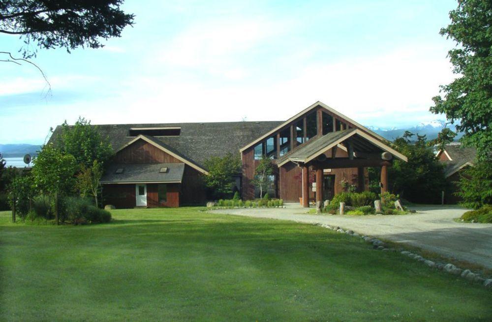 Tsa-Kwa-Luten Lodge Quathiaski Cove Exterior photo