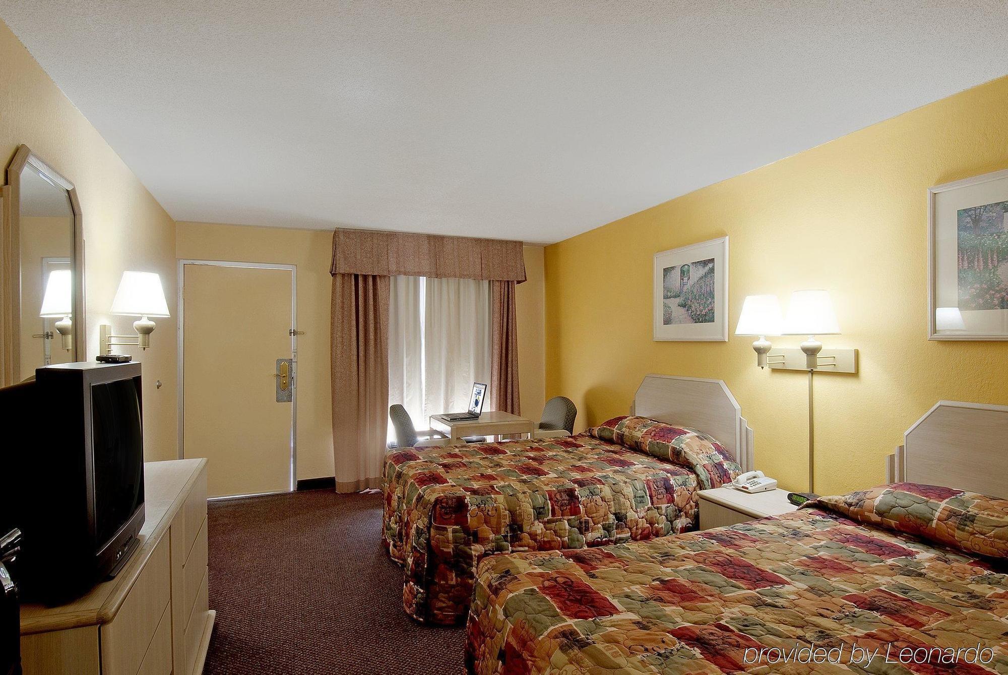 Americas Best Value Inn And Suites Bismarck Exterior photo