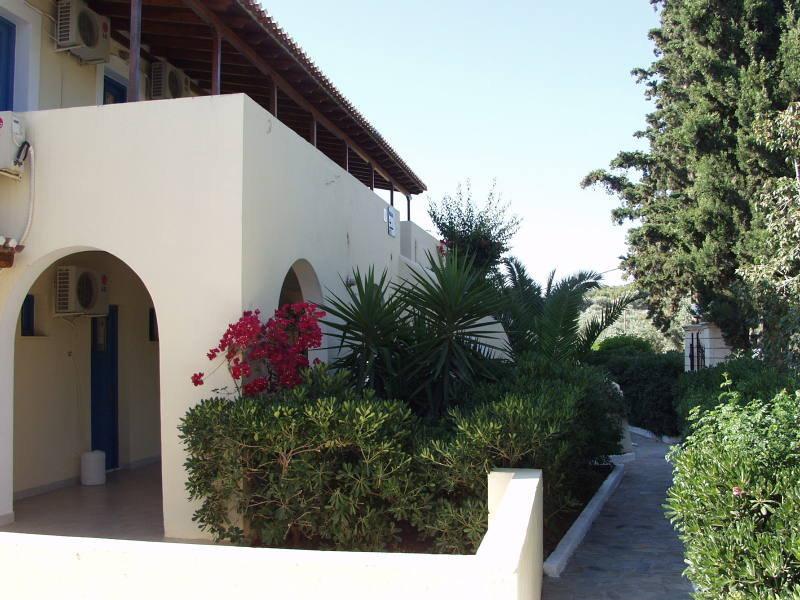 Lianos Hotel Apartments Spetses Town Exterior photo