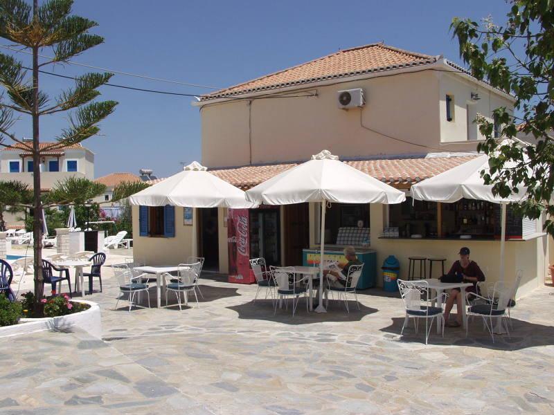 Lianos Hotel Apartments Spetses Town Exterior photo