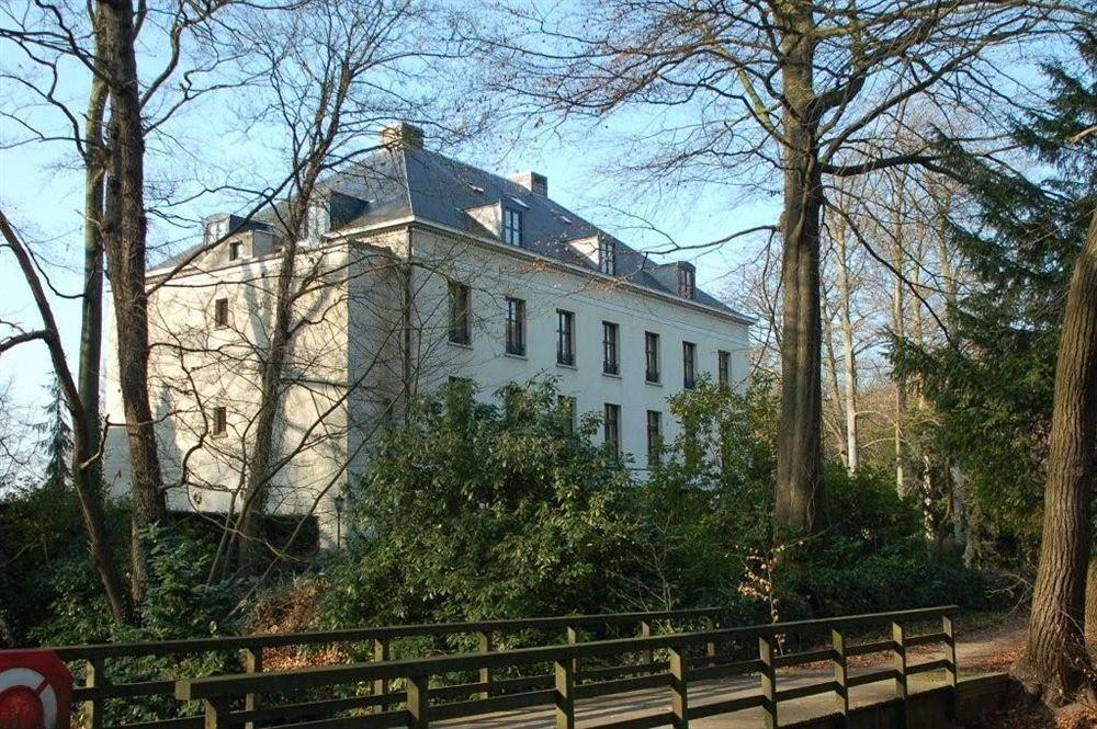 Hotel Kasteel Solhof Aartselaar Exterior photo