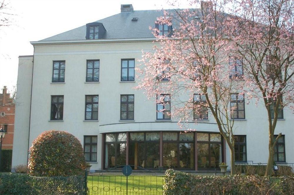 Hotel Kasteel Solhof Aartselaar Exterior photo