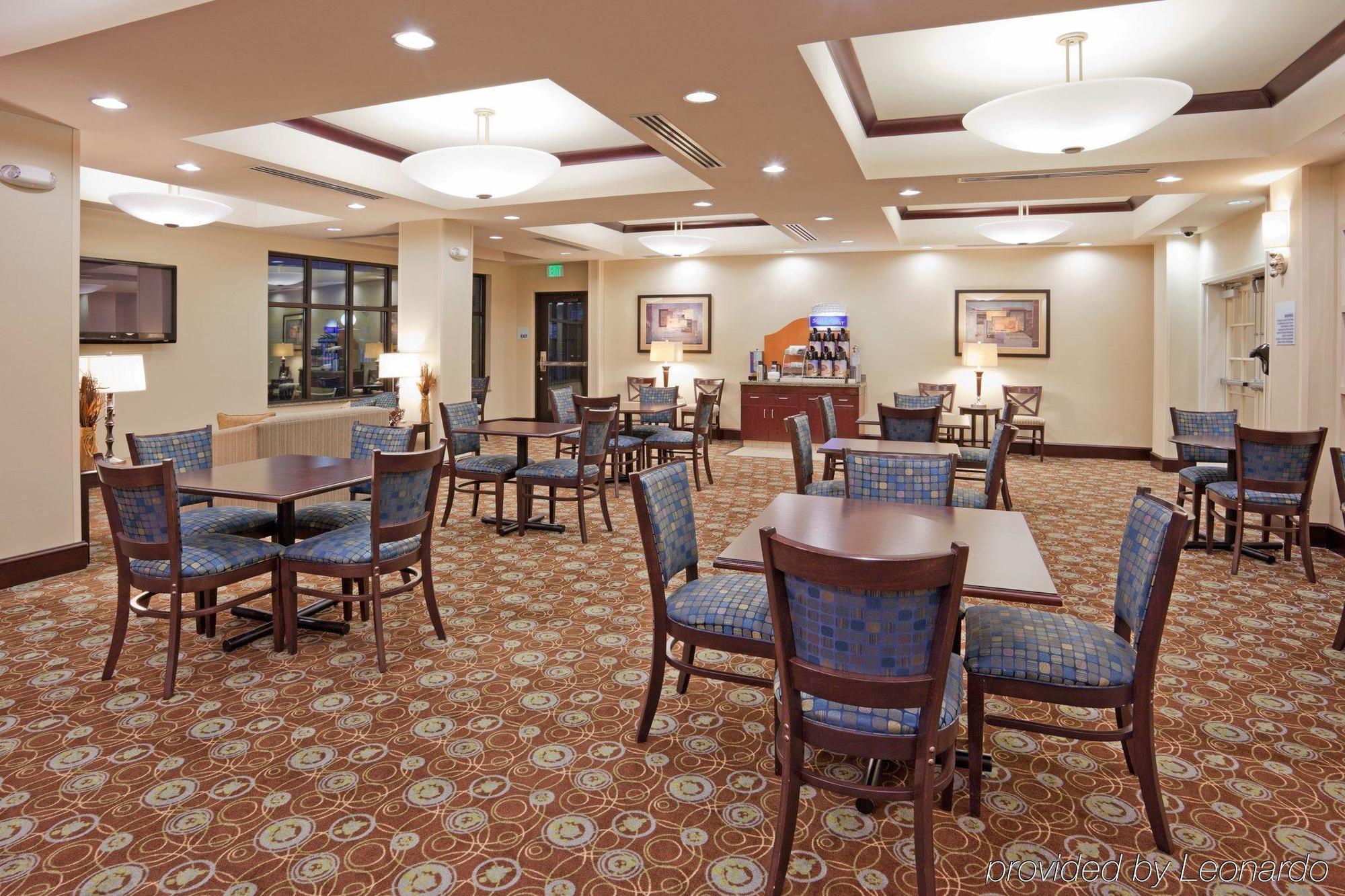 Holiday Inn Express & Suites Clovis Fresno Area, An Ihg Hotel Restaurant photo