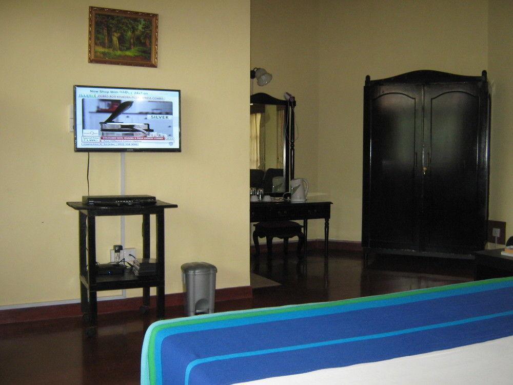Zen Rooms Modern City Inn Negombo Exterior photo