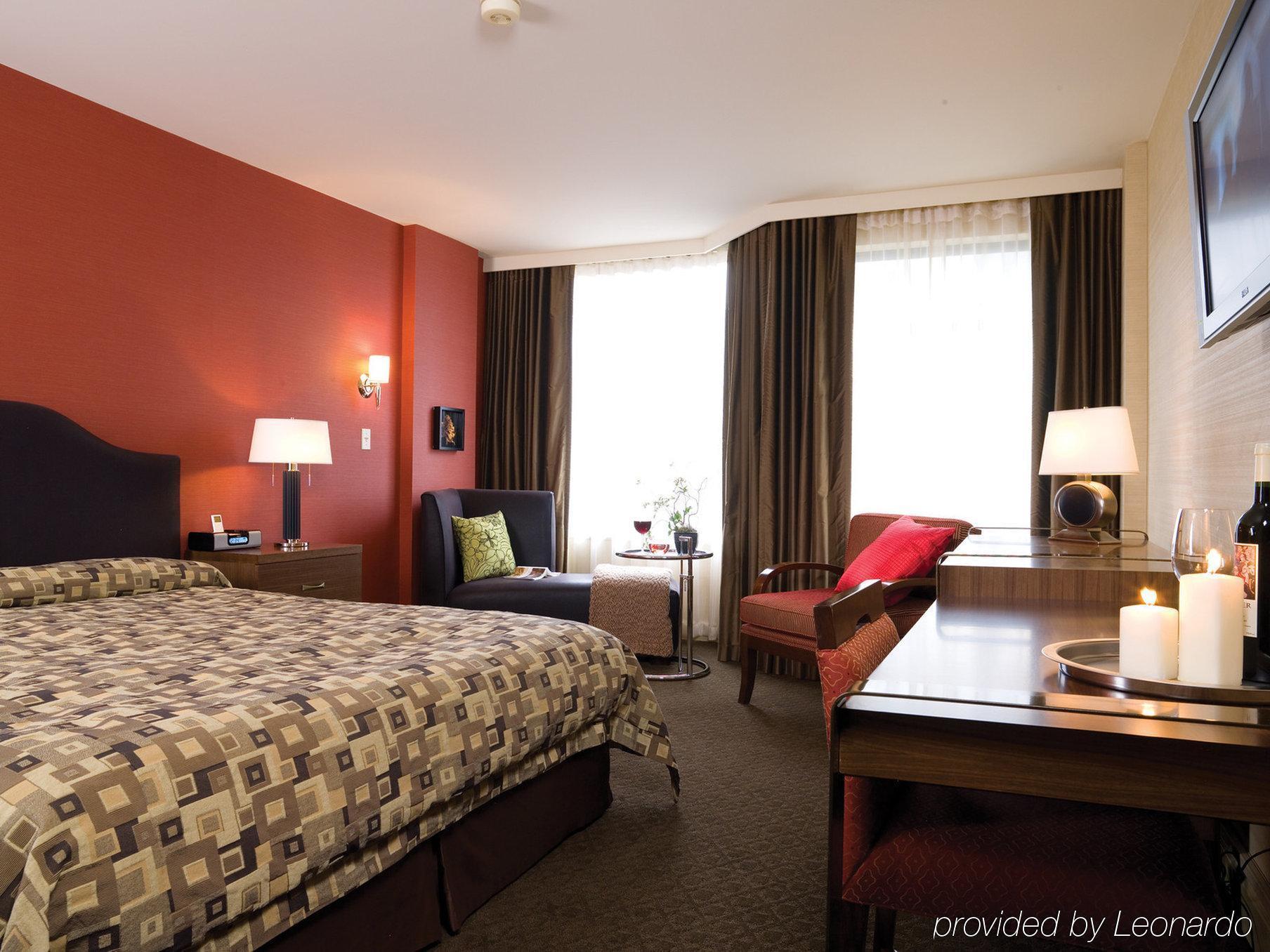 The Listel Hotel Vancouver Room photo