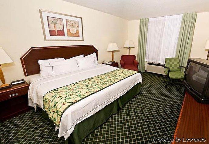 Quality Inn & Suites Keokuk North Room photo